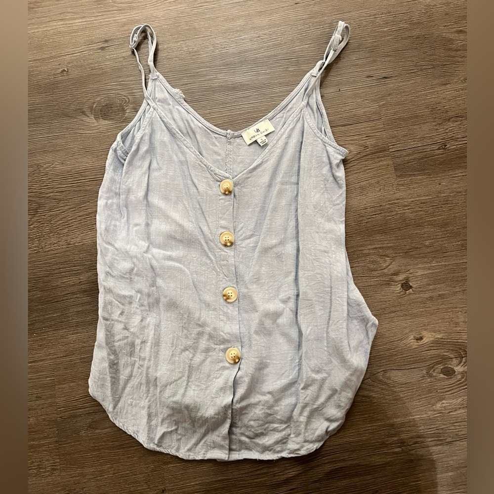 Baby blue Urban Daisy tank top!